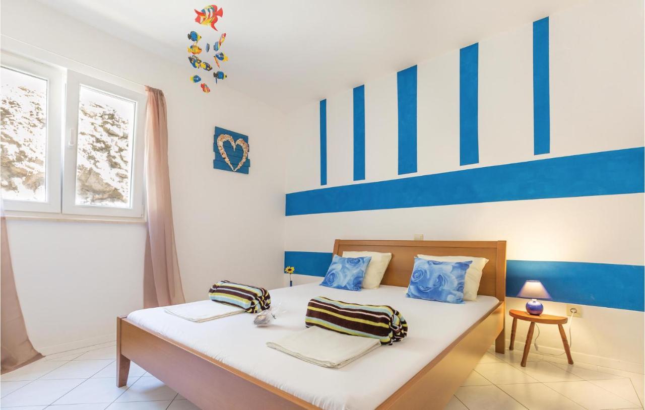 2 Bedroom Beautiful Apartment In Makarska Eksteriør billede